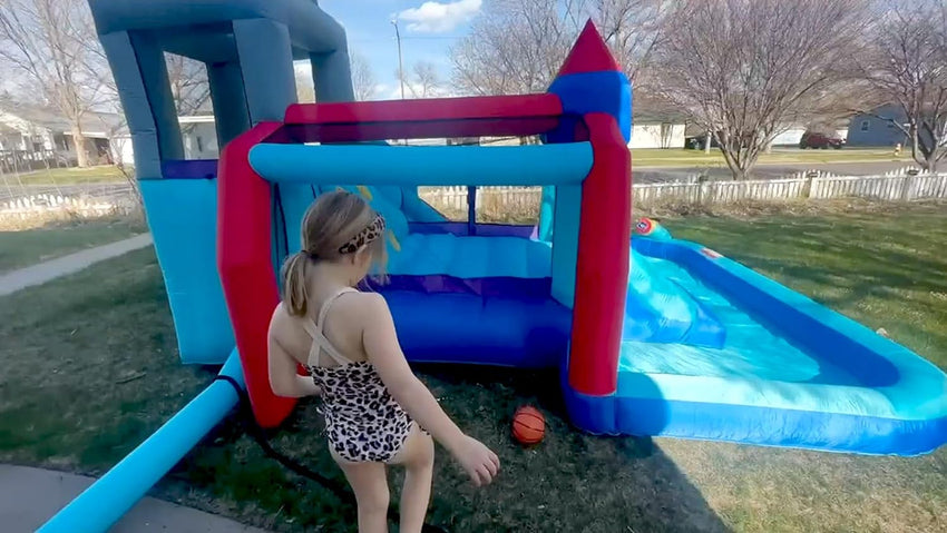 Inflatable Water Slides for Kids 8-in-1 Bounce House Water Park with 450W Blower Climbing Wall. Splash Pool. 2 Water Cannons. Basketball Hoop. Water Slide. Crocodile Sprinkler for Gift Backyard Party